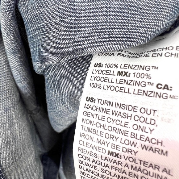 NEW Chico's Womens Size 1 Medium US 8 Blue Denim Blouse Shirt Top Winter Cozy - Picture 8 of 9